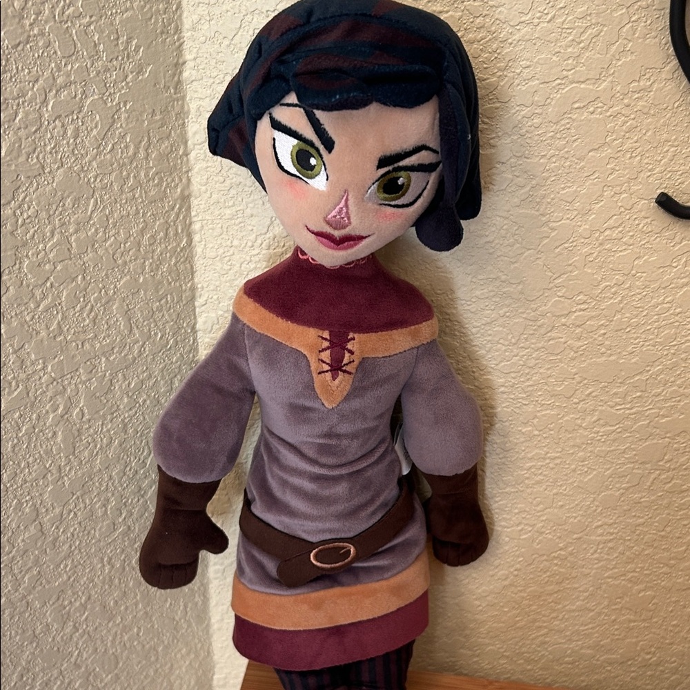 Cassandra Plush doll from Disney Tangled the series - Picture 5 of 6